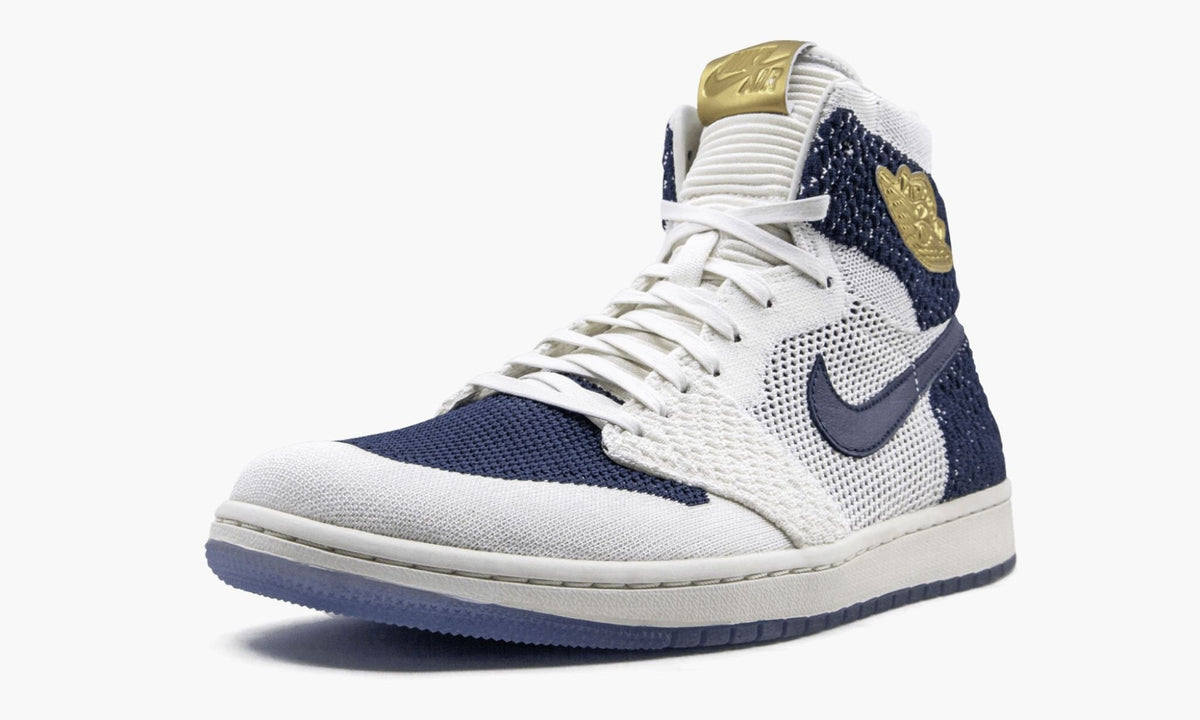 Air Jordan 1 Retro HI Flyknit "Derek Jeter - RE2PECT" - Angle View 5