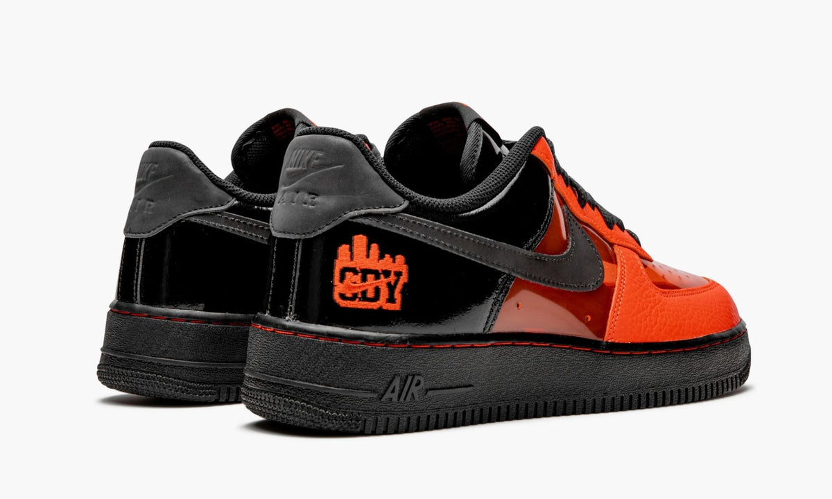 Air Force 1 07 PRM "Shibuya Halloween" - Angle View 4