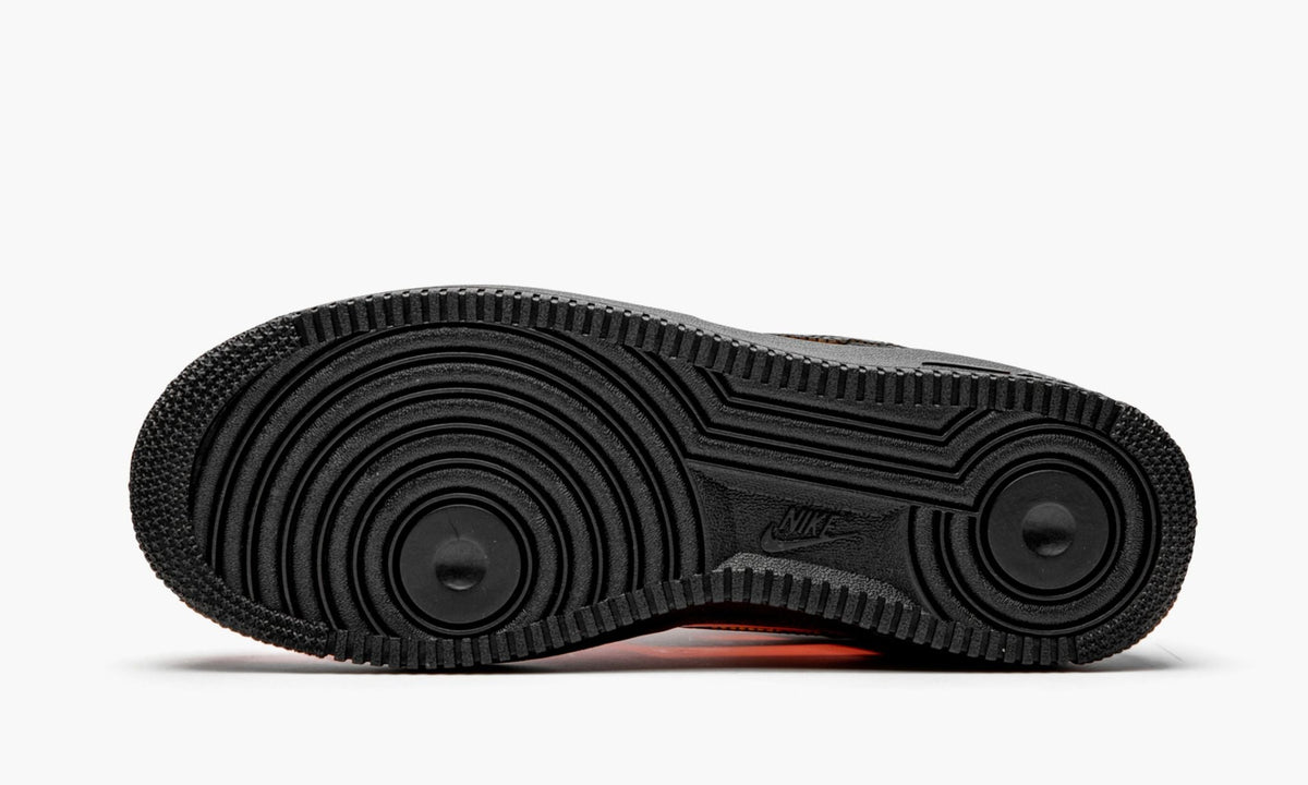 Air Force 1 07 PRM "Shibuya Halloween" - Angle View 6