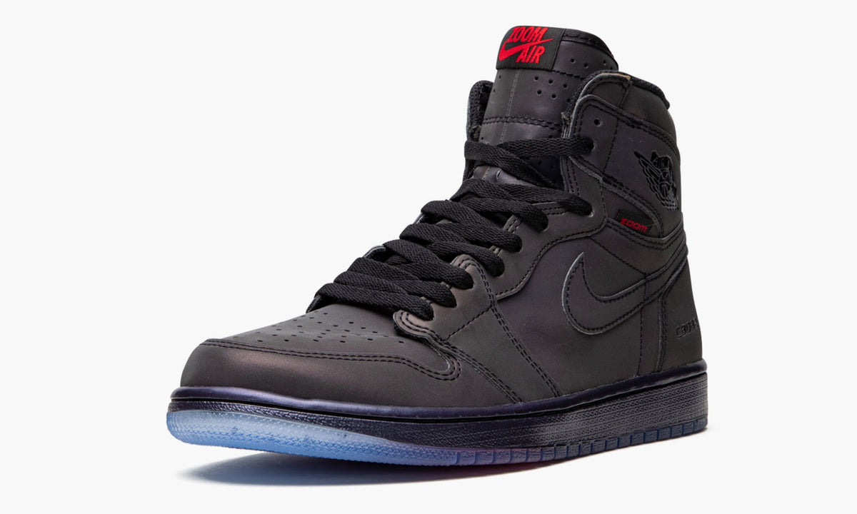 Air Jordan 1 High Zoom "Fearless" - Angle View 5