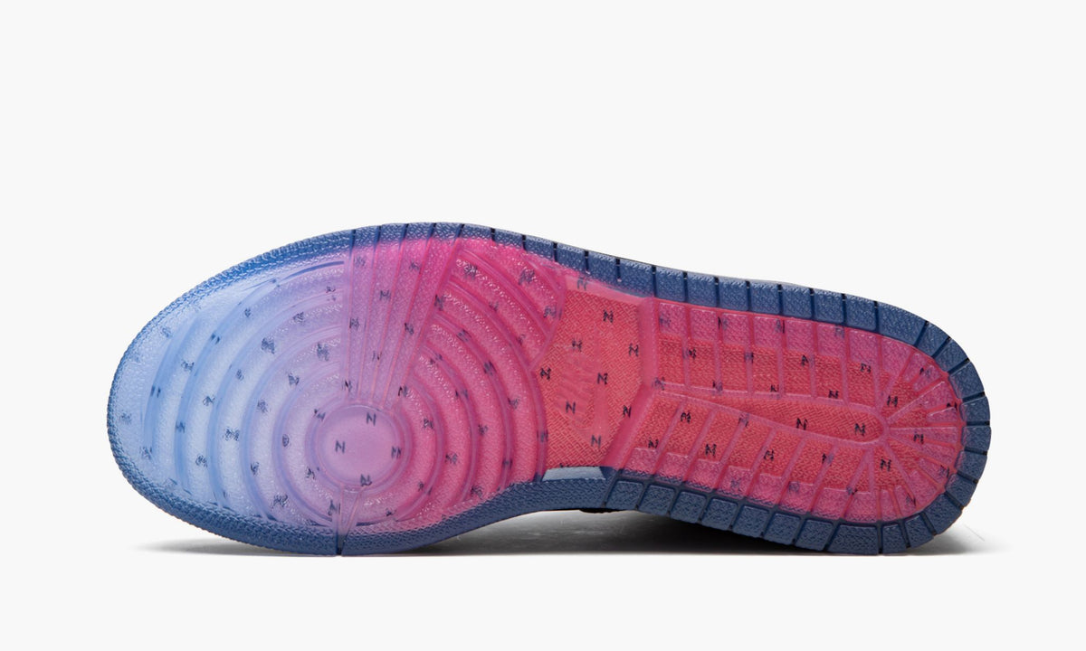 Air Jordan 1 High Zoom "Fearless" - Angle View 6