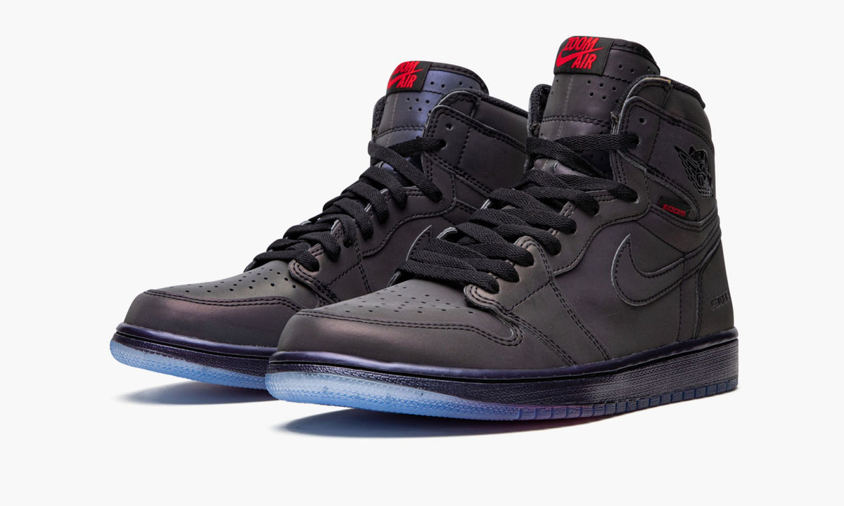 Air Jordan 1 High Zoom "Fearless" - Angle View 3