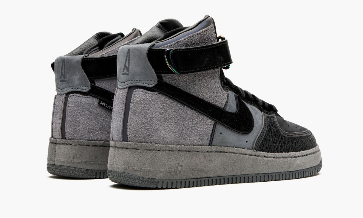 Air Force 1 07 / AMM "A Ma Maniere - Hand wash Cold" - Angle View 4