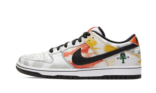 SB Dunk Low "Tie-Dye Rayguns 2019 - White" - View 1
