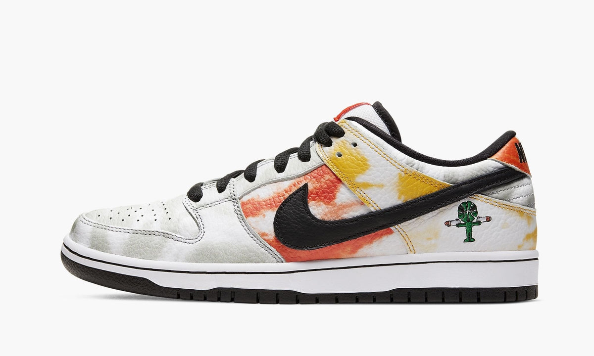 SB Dunk Low "Tie-Dye Rayguns 2019 - White" - View 2