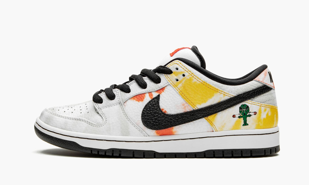 SB Dunk Low "Tie-Dye Rayguns 2019 - White" - View 3