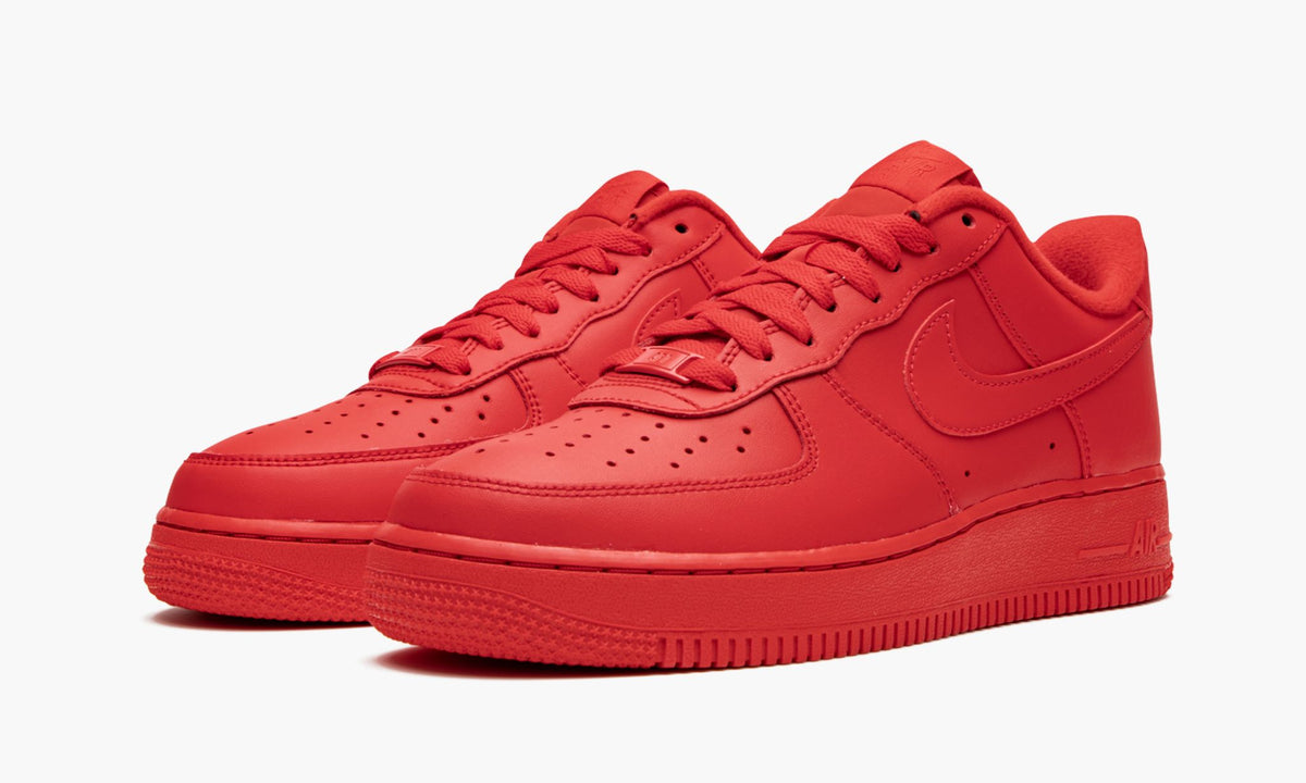 Air Force 1 '07 LV8 "Triple Red" - Angle View 3