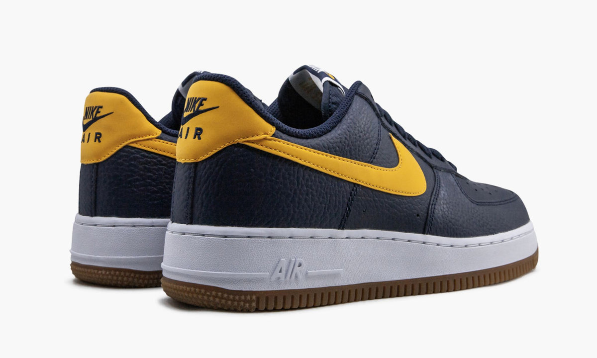 Air Force 1 Low '07 "Michigan" - Angle View 4