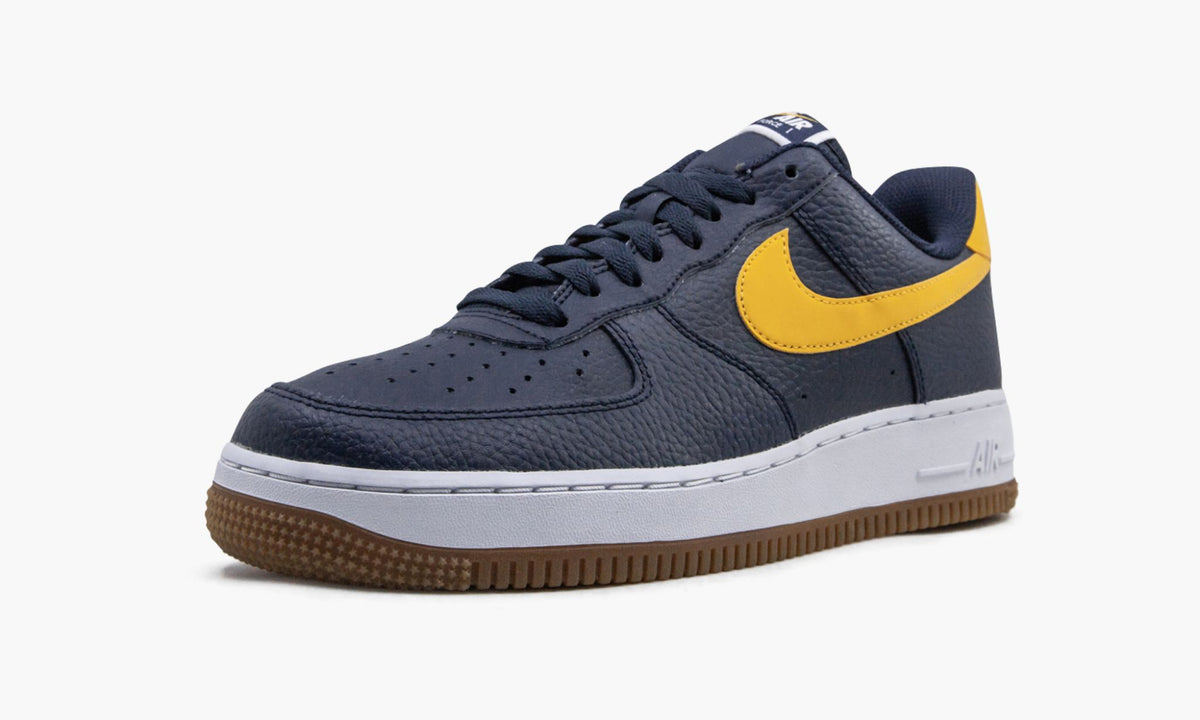 Air Force 1 Low '07 "Michigan" - Angle View 5