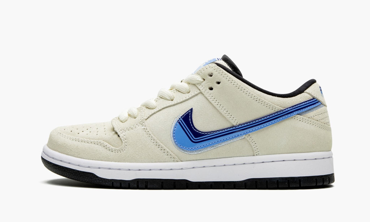SB Dunk Low "Truck It" - View 3