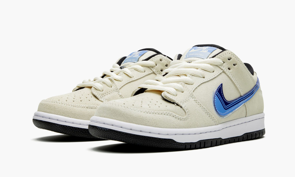 SB Dunk Low "Truck It" - View 4