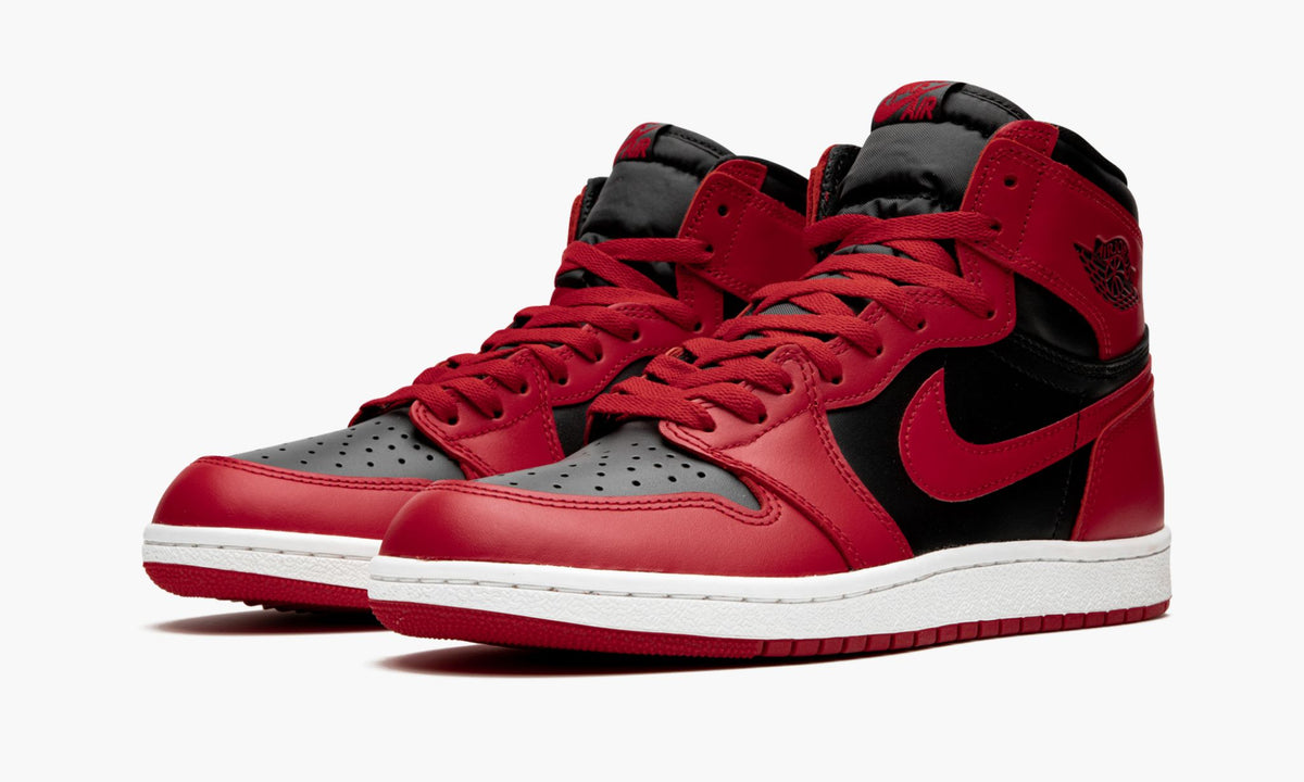 Air Jordan 1 Retro High OG '85 "Varsity Red" - Angle View 3