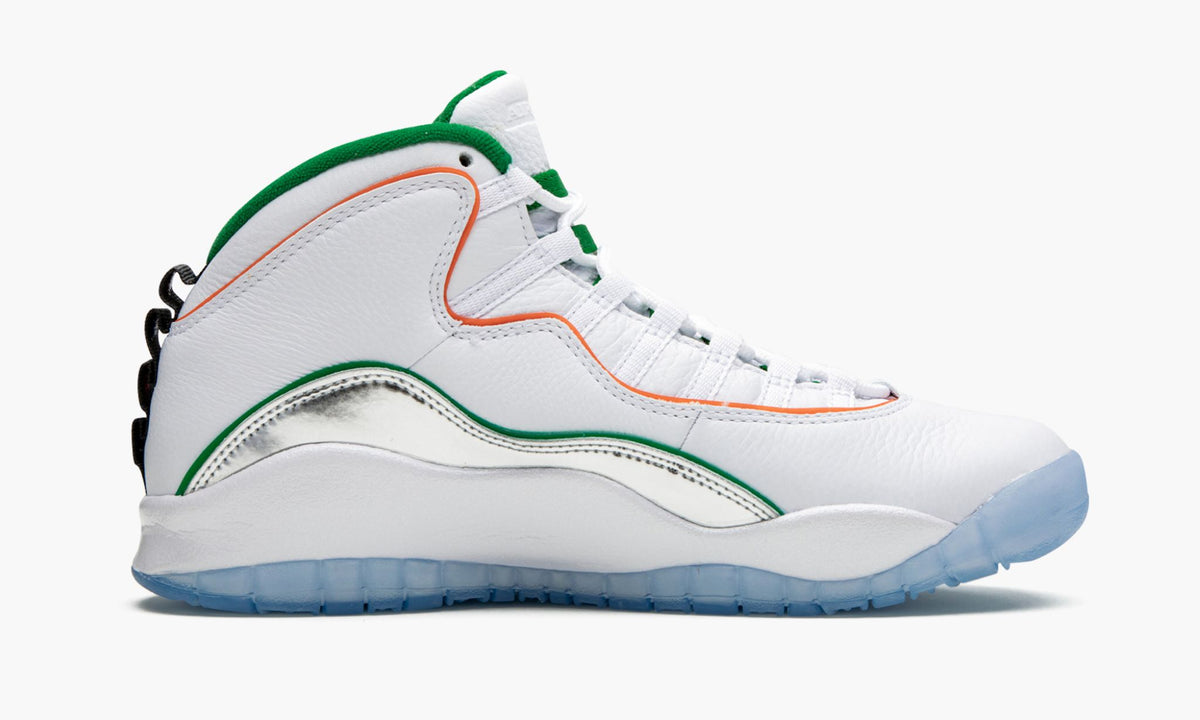Air Jordan 10 "Wings" - Angle View 9