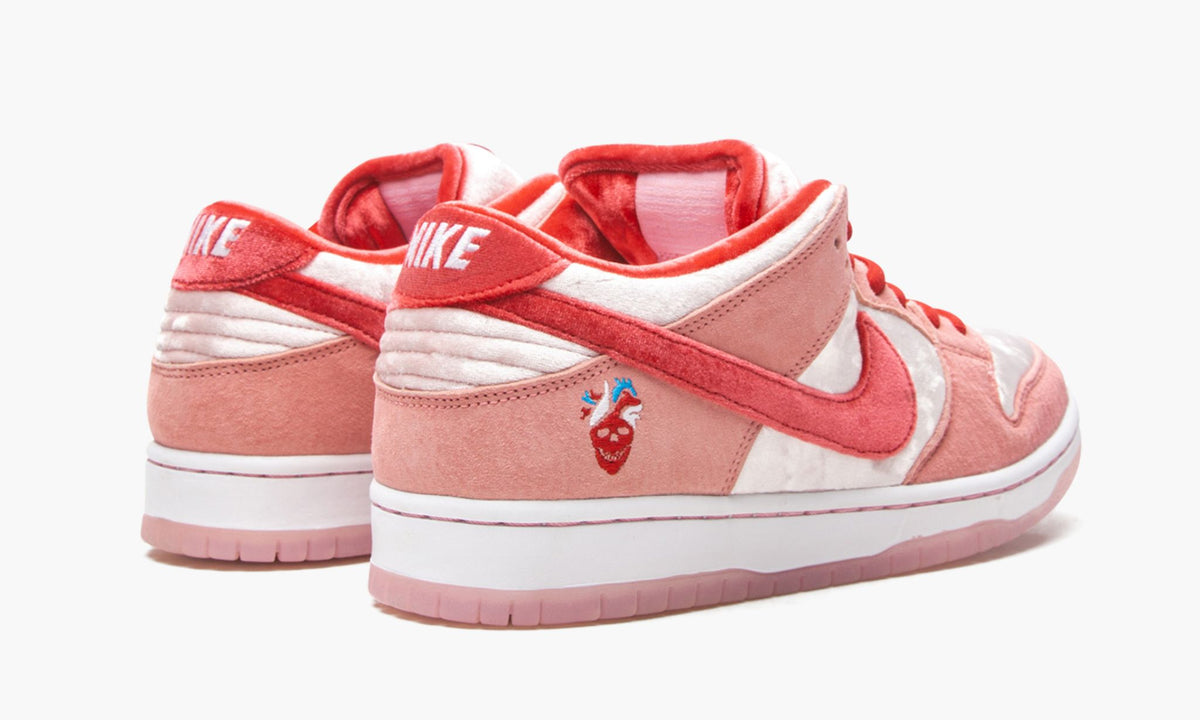SB Dunk Low "StrangeLove - Special Box" - View 4