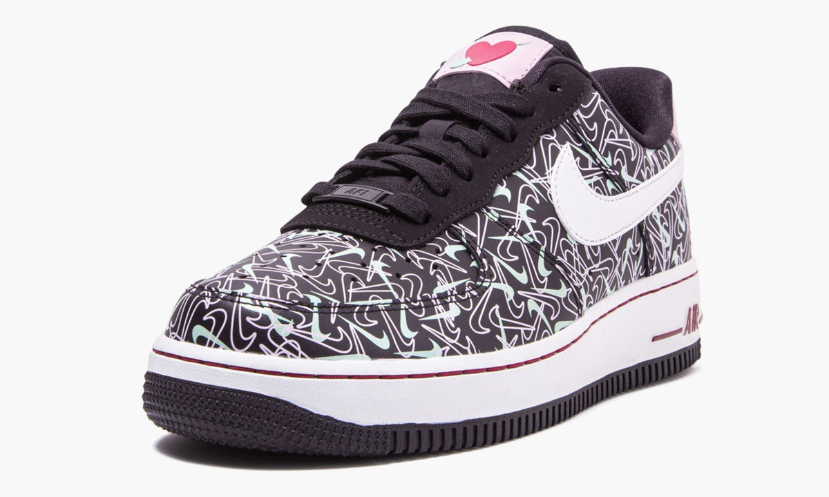 Air Force 1 Low WMNS "Valentines Day 2020" - Angle View 6