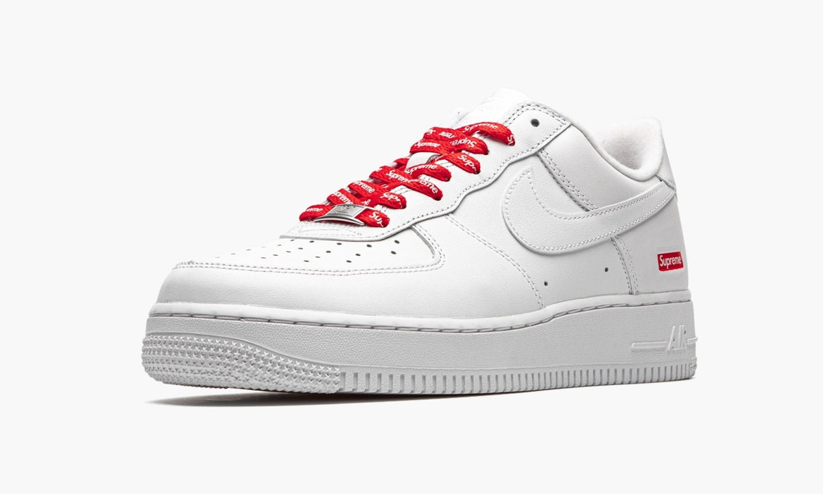 Air Force 1 Low "Supreme - Mini Box Logo White" - Angle View 5