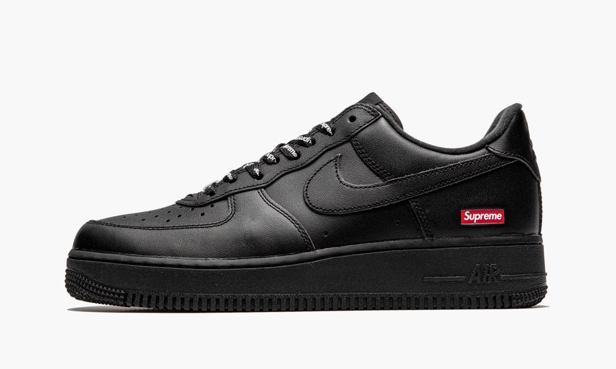 Air Force 1 Low "Supreme - Mini Box Logo Black" - Angle View 2
