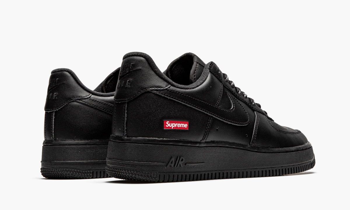 Air Force 1 Low "Supreme - Mini Box Logo Black" - Angle View 4