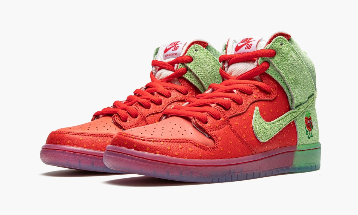 SB Dunk High "Strawberry Cough" - View 3