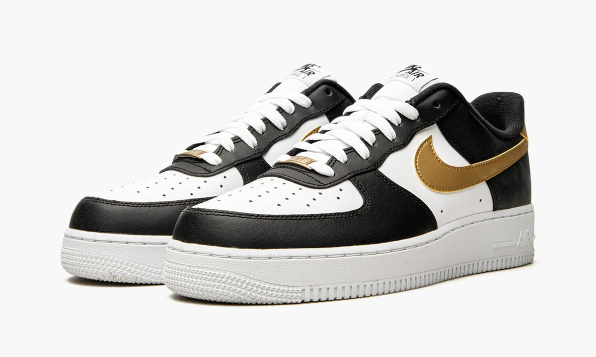 Air Force 1 Low "Black/White/Metallic Gold" - Angle View 3