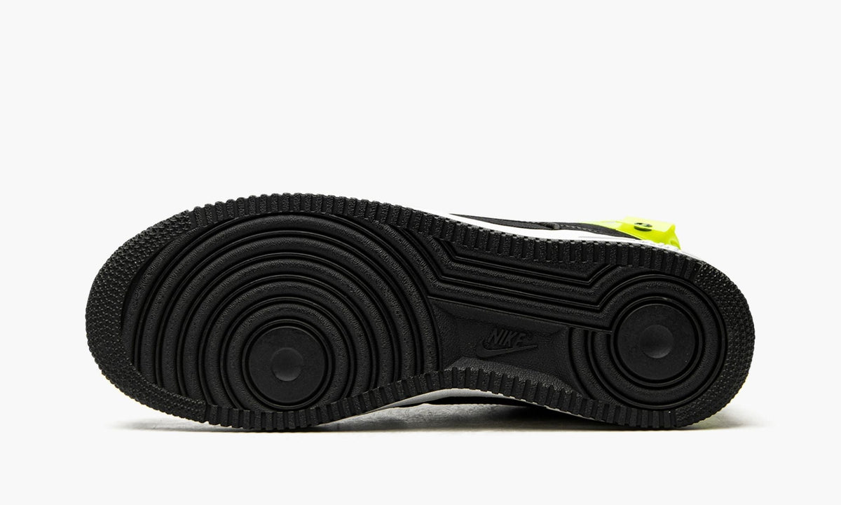 Air Force 1 High "Magic Stick VIP Black" - Angle View 6