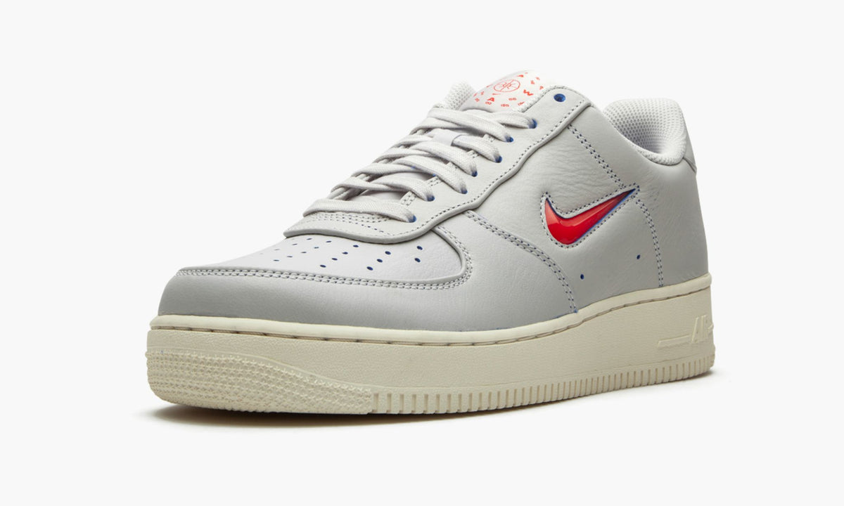 AIR FORCE 1 '07 PRM "Jewel - Home & Away - Grey" - Angle View 5