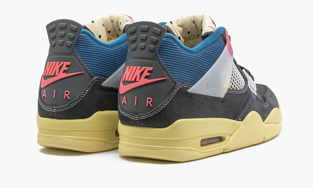 Air Jordan 4 Retro x Union LA ‘Off Noir’ - Angle View 4