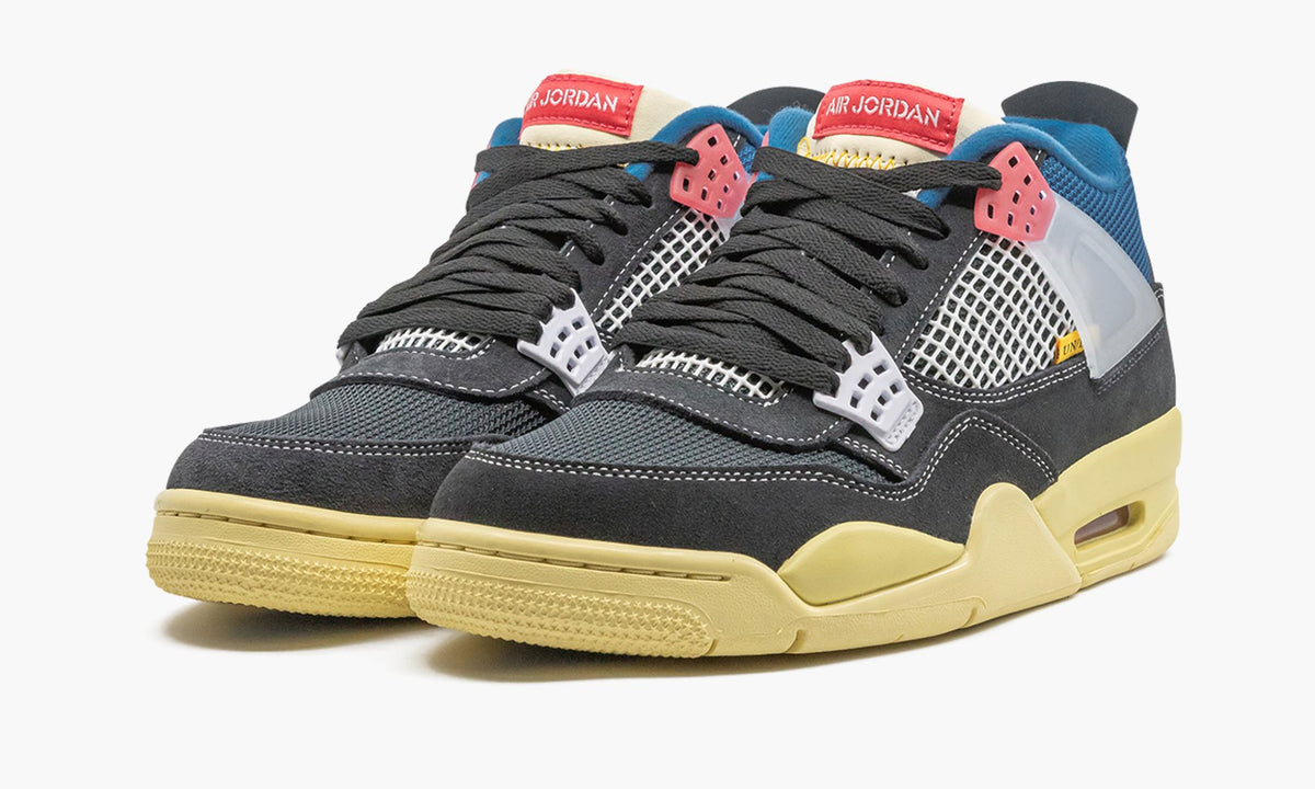 Air Jordan 4 Retro x Union LA ‘Off Noir’ - Angle View 3