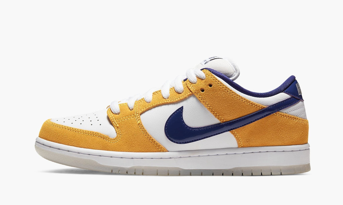 SB Dunk Low "Laser Orange" - View 3
