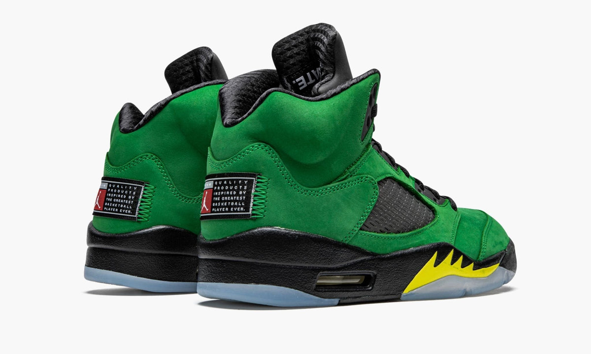 Air Jordan 5 Retro SE "Oregon" - Angle View 4