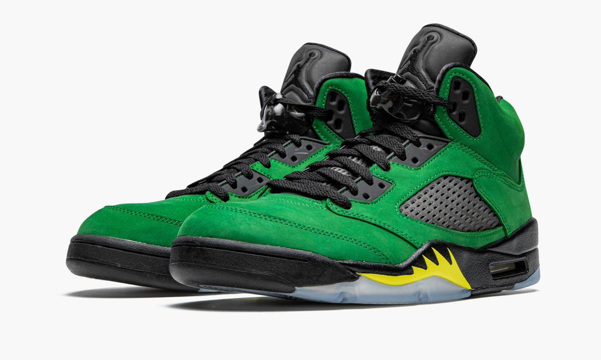 Air Jordan 5 Retro SE "Oregon" - Angle View 3