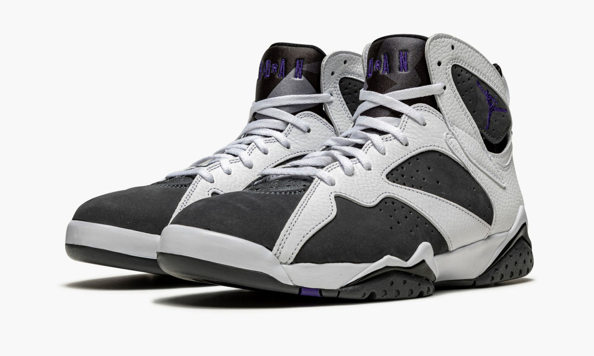Air Jordan 7 Retro "Flint 2021" - Angle View 3