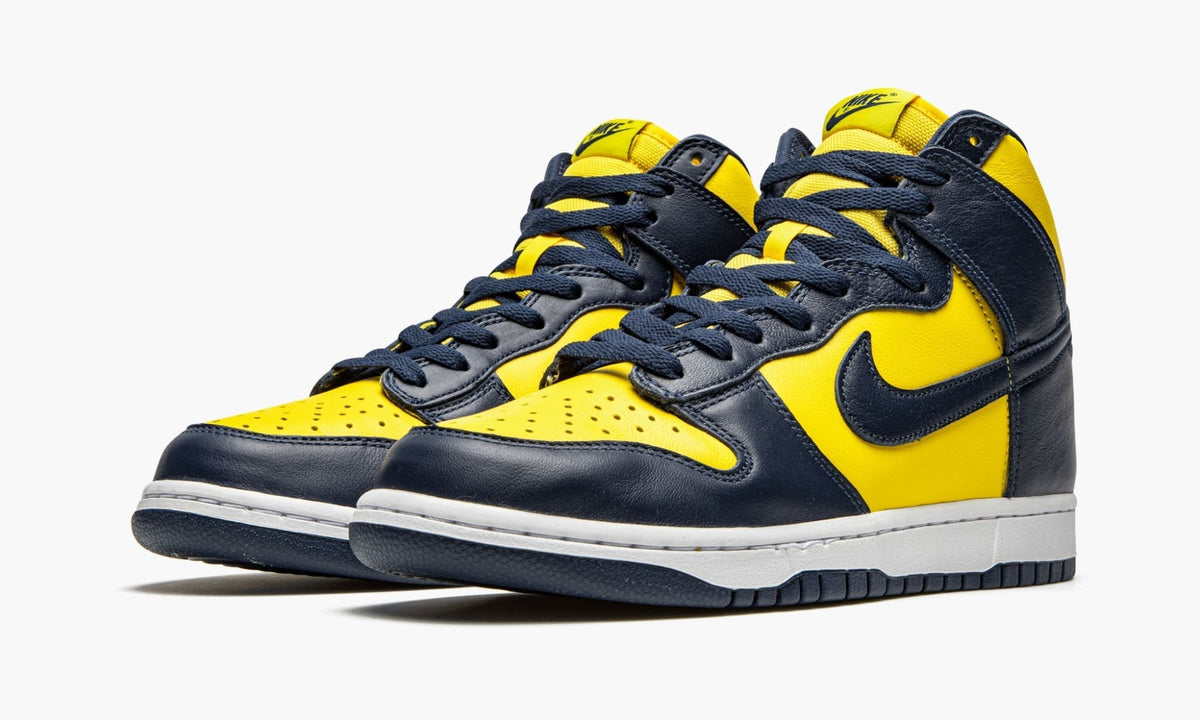 Dunk High SP "Michigan" - View 3