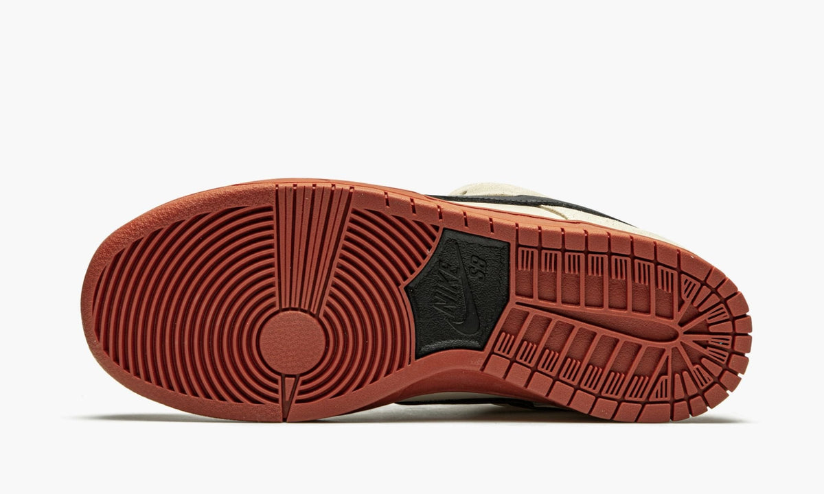 SB Dunk Low Pro "Hennessy" - View 6