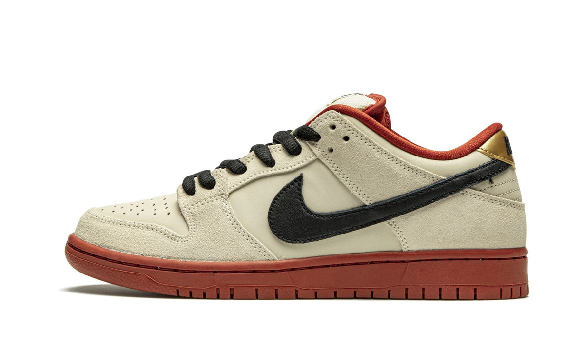 SB Dunk Low Pro "Hennessy" - View 1