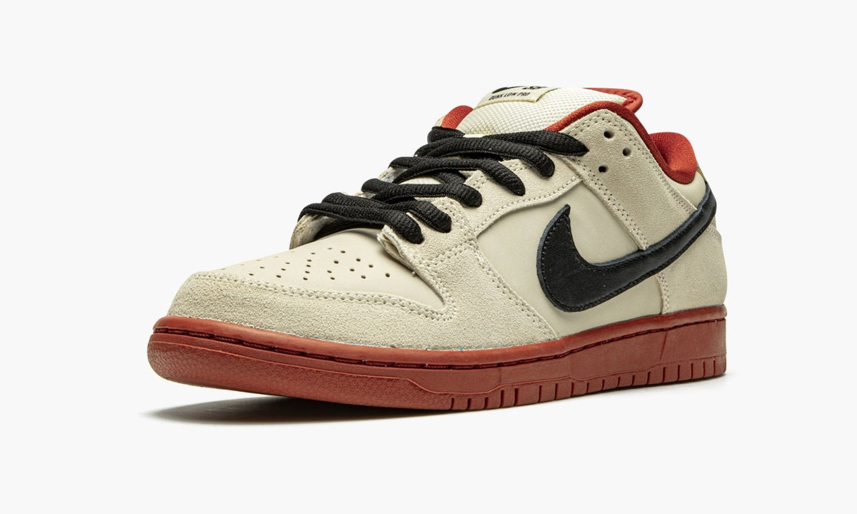 SB Dunk Low Pro "Hennessy" - View 5