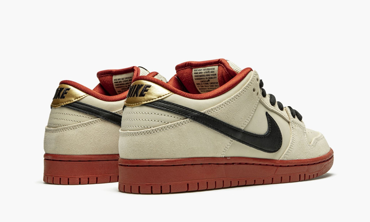 SB Dunk Low Pro "Hennessy" - View 4