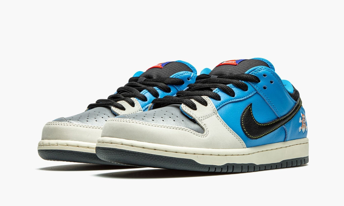 SB Dunk Low Pro "Instant Skateboards" - View 3