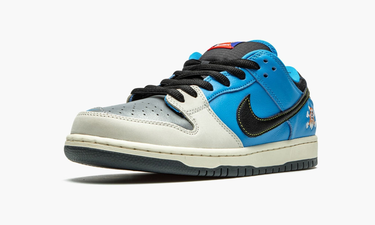 SB Dunk Low Pro "Instant Skateboards" - View 5