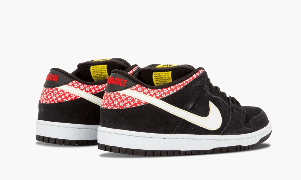 SB Dunk Low Premium "Firecracker" - View 8