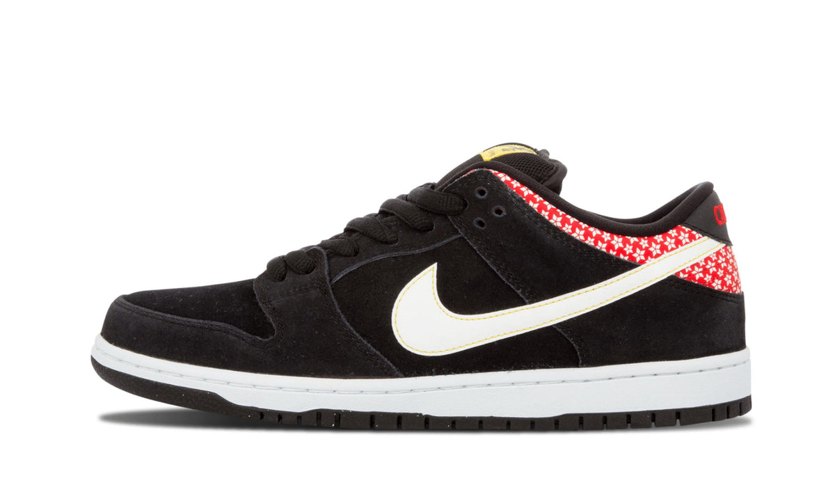SB Dunk Low Premium "Firecracker" - View 1