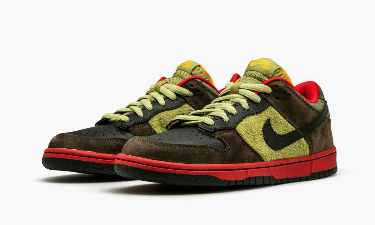 SB Dunk Low Premium "Asparagus" - View 3