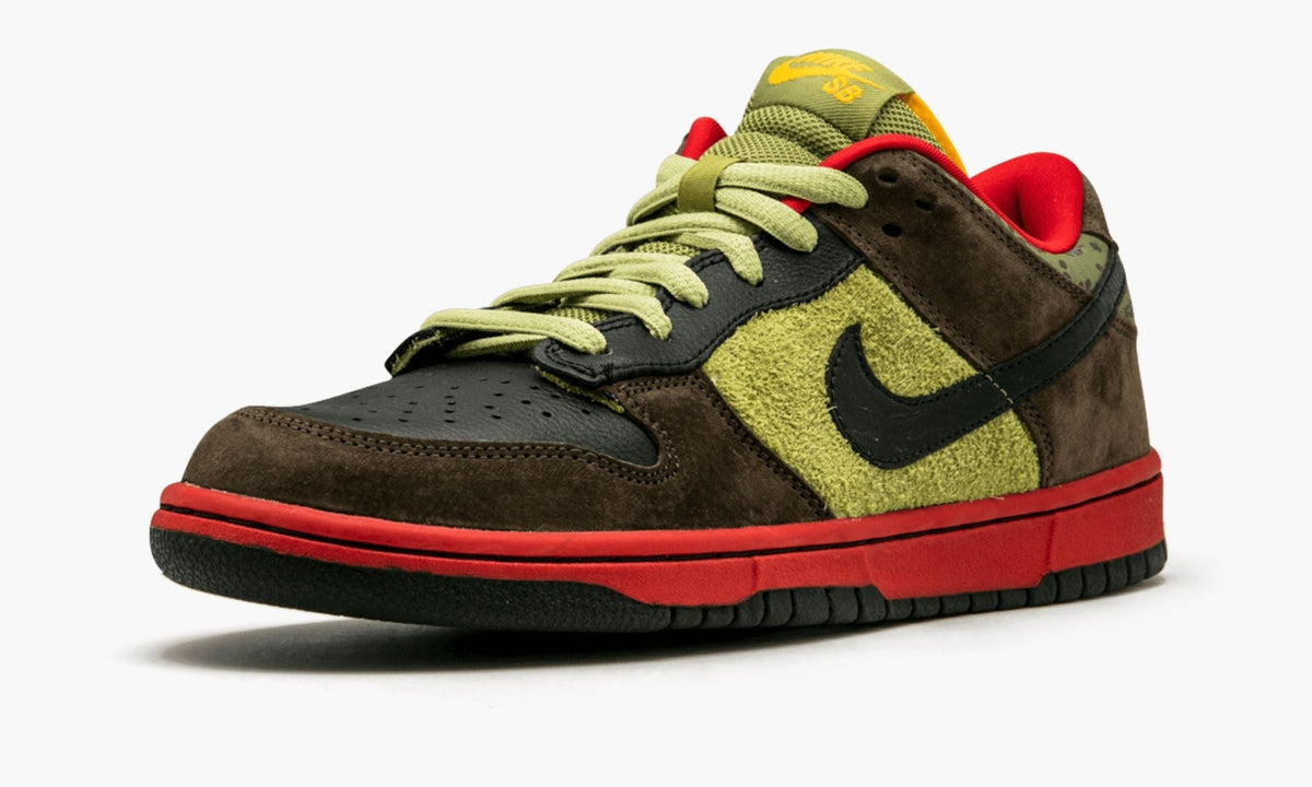 SB Dunk Low Premium "Asparagus" - View 5