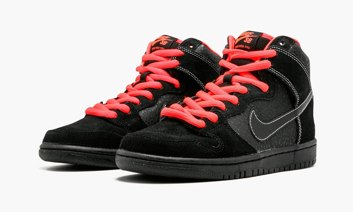SB Dunk High Pro "Black Atomic Red" - View 5