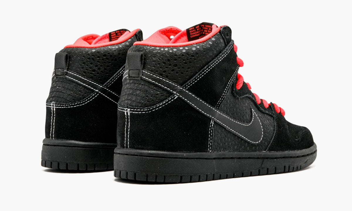 SB Dunk High Pro "Black Atomic Red" - View 7
