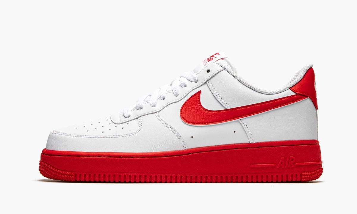Air Force 1 Low '07 "White / University Red" - Angle View 2
