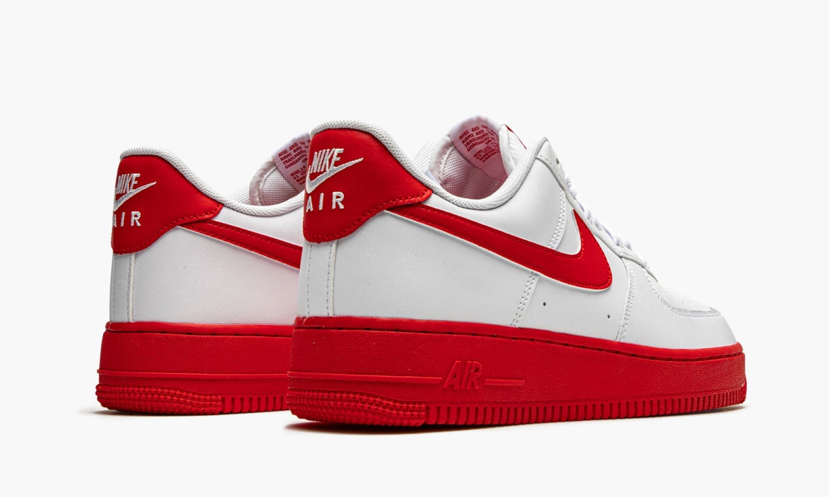 Air Force 1 Low '07 "White / University Red" - Angle View 4
