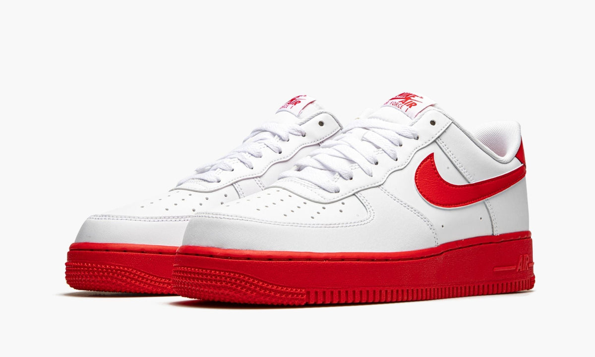 Air Force 1 Low '07 "White / University Red" - Angle View 3