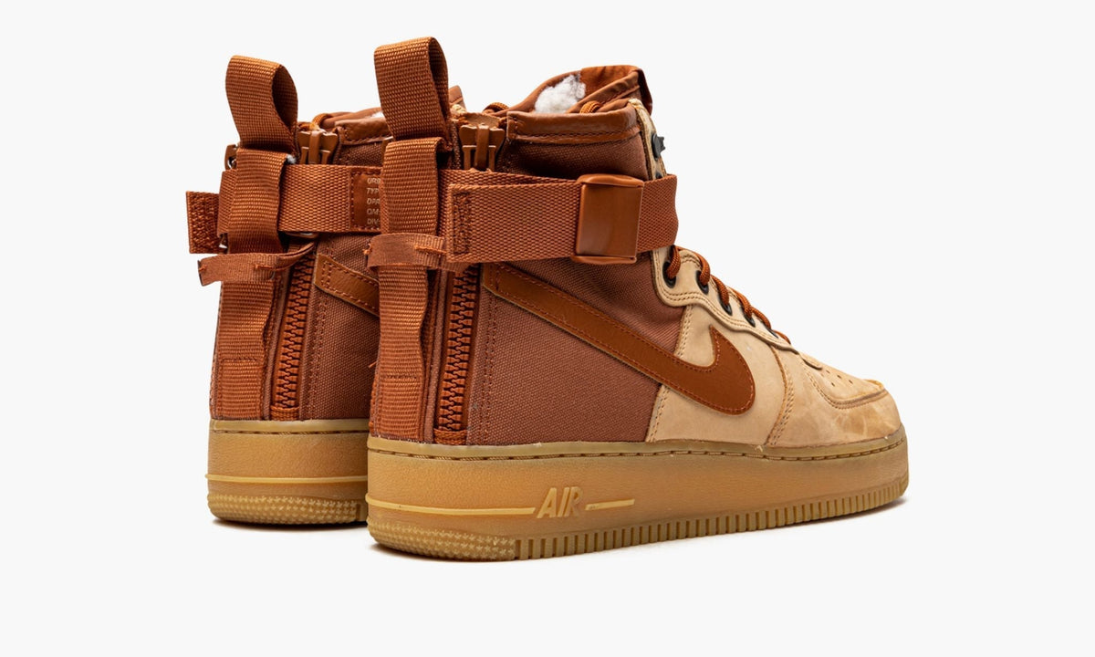 SF Air Force 1 Mid Premium - Angle View 4