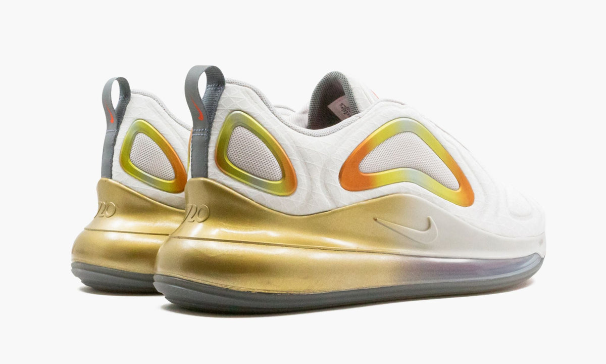 Air Max 720 "Gradient" - View 4